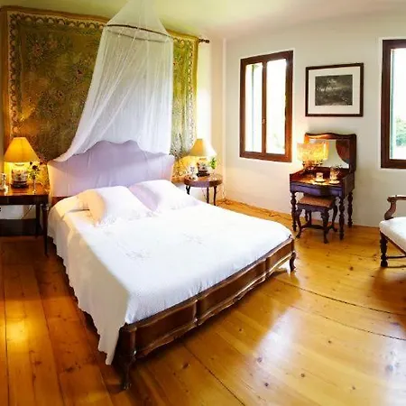 Bastia Sleeps 9 Pool Air Con Wifi * Casa Minolle