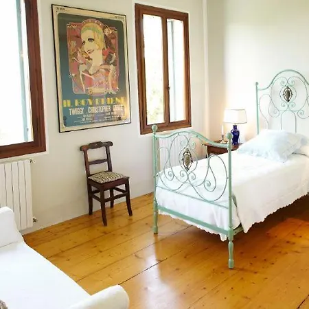 Bastia Sleeps 9 Pool Air Con Wifi Villa