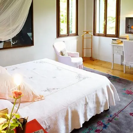 Villa Bastia Sleeps 9 Pool Air Con Wifi