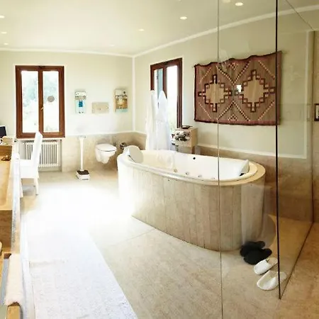 Villa Bastia Sleeps 9 Pool Air Con Wifi Casa Minolle