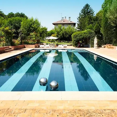 Villa Bastia Sleeps 9 Pool Air Con Wifi *